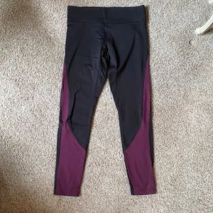 Victoria’s Secret PINK leggings.